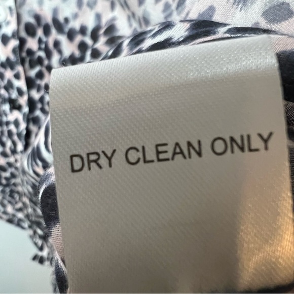 Walter Button Up Shirt Tunic Silk Roll Tab  Leopard Print Lightweight 4 Flowy - Picture 9 of 10